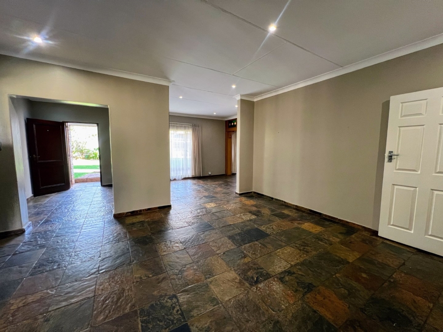 4 Bedroom Property for Sale in Sinoville Gauteng