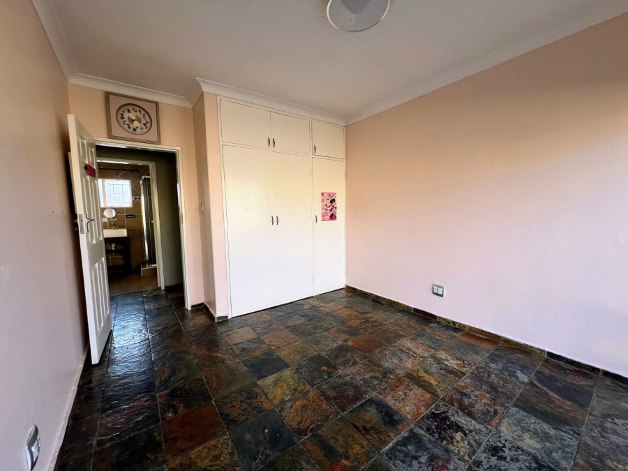 4 Bedroom Property for Sale in Sinoville Gauteng