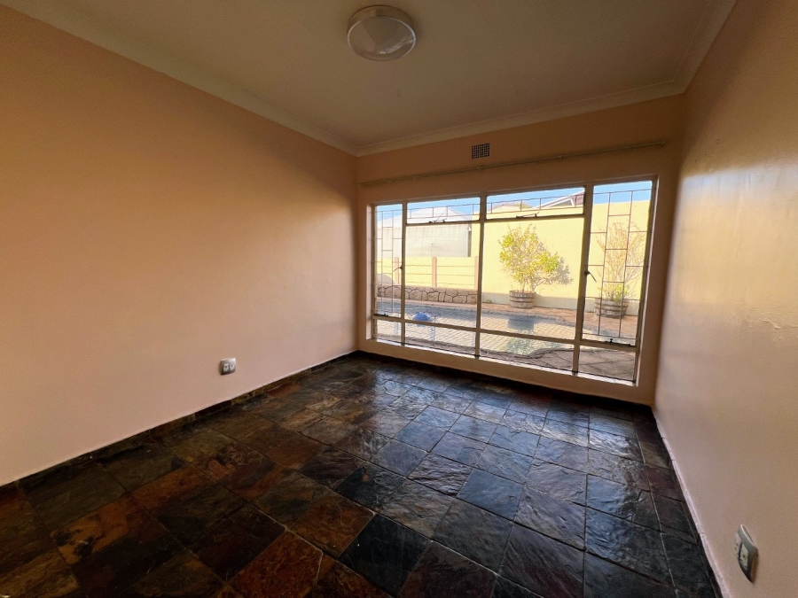 4 Bedroom Property for Sale in Sinoville Gauteng