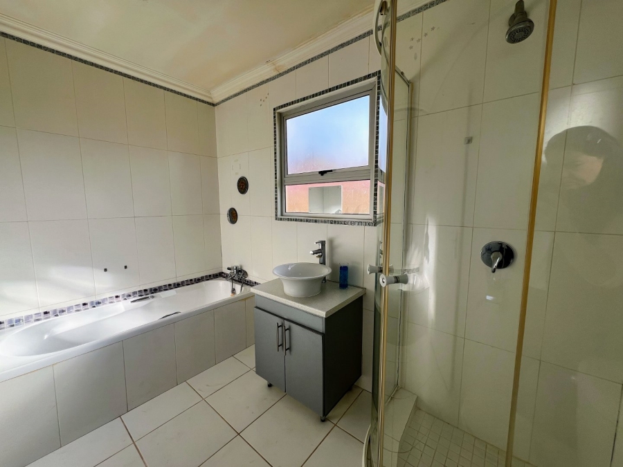 4 Bedroom Property for Sale in Sinoville Gauteng