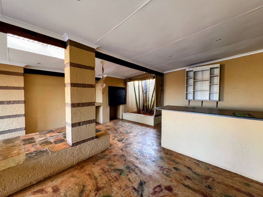 4 Bedroom Property for Sale in Sinoville Gauteng