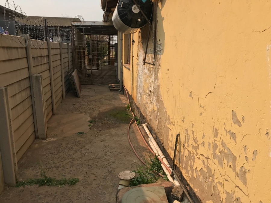 3 Bedroom Property for Sale in Lenasia Ext 11 Gauteng