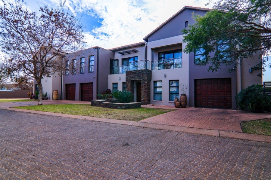 11 Bedroom Property for Sale in Copperleaf Estate Gauteng