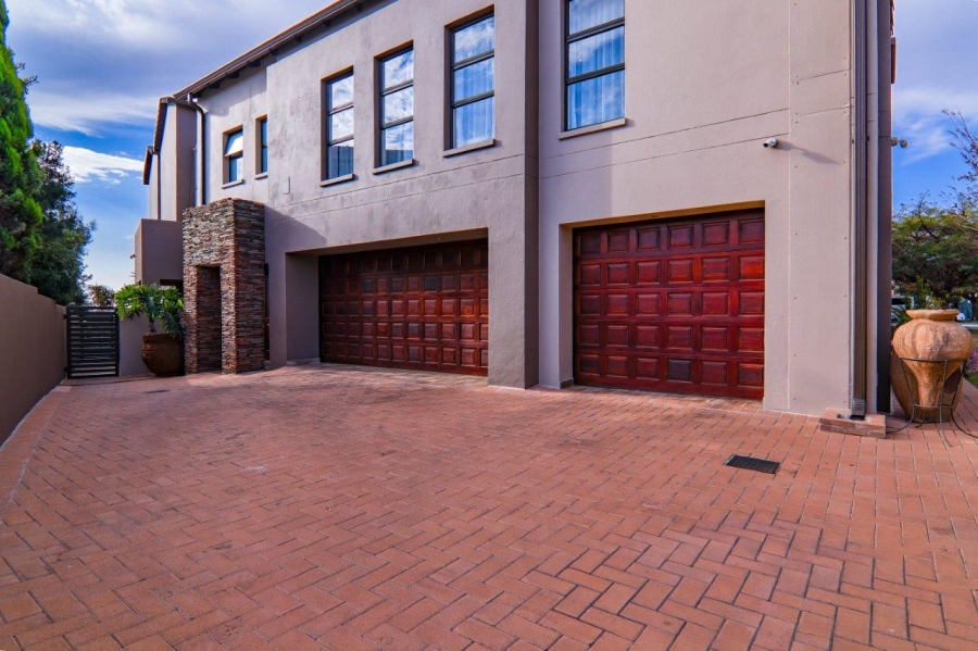 11 Bedroom Property for Sale in Copperleaf Estate Gauteng