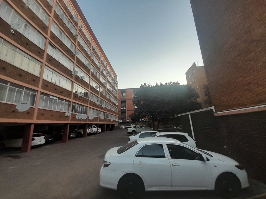 1 Bedroom Property for Sale in Pretoria Central Gauteng