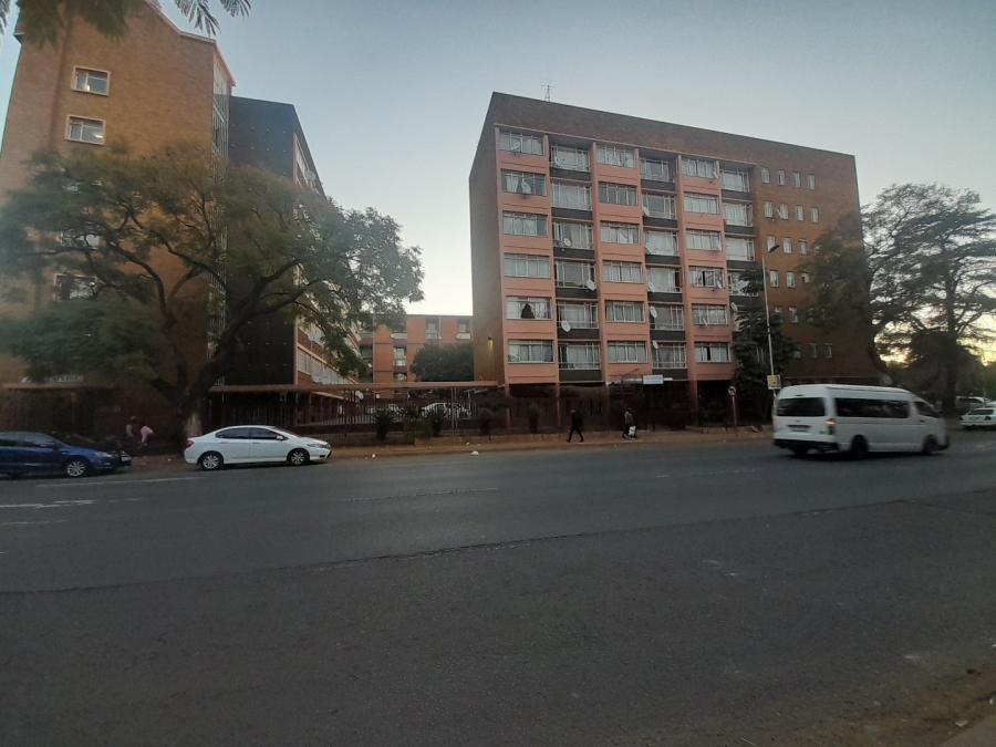 1 Bedroom Property for Sale in Pretoria Central Gauteng