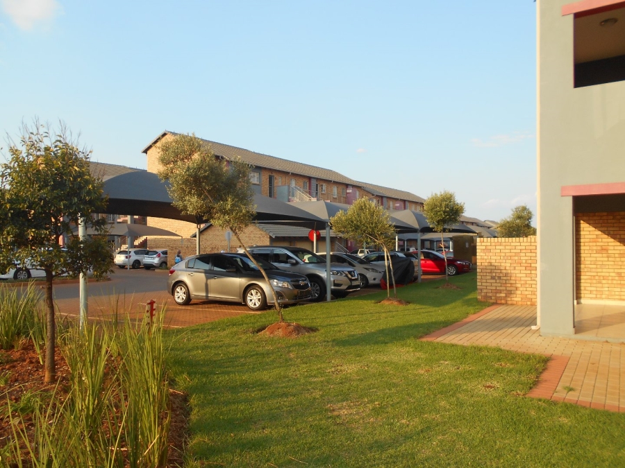 To Let 2 Bedroom Property for Rent in Monavoni Gauteng