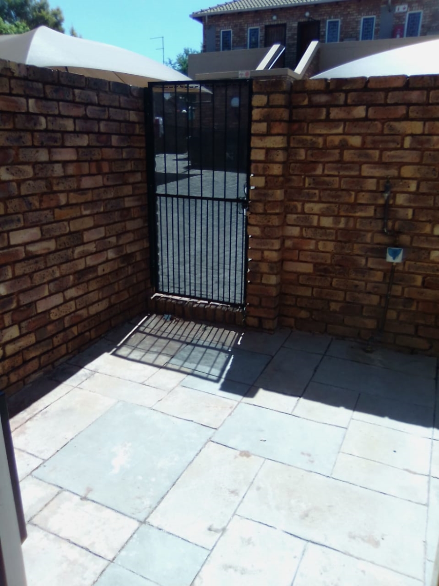 To Let 1 Bedroom Property for Rent in Highveld Gauteng