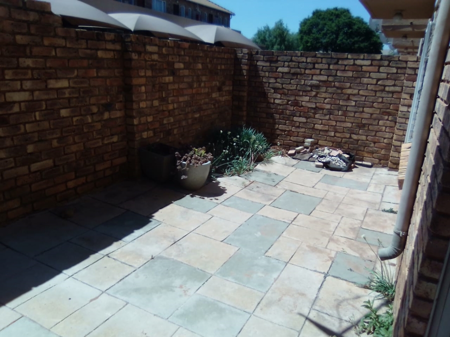 To Let 1 Bedroom Property for Rent in Highveld Gauteng