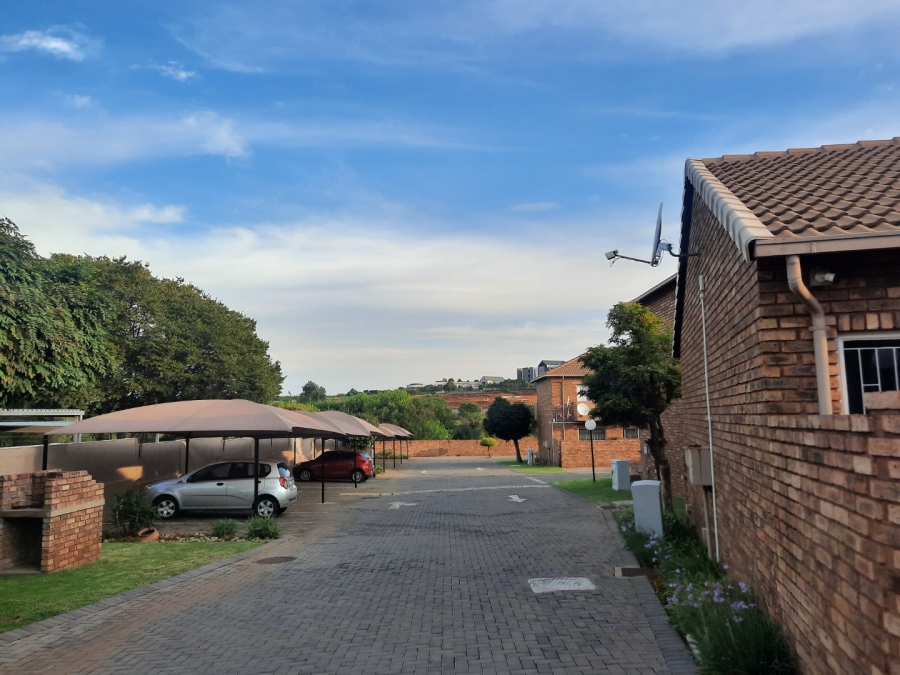 To Let 1 Bedroom Property for Rent in Highveld Gauteng