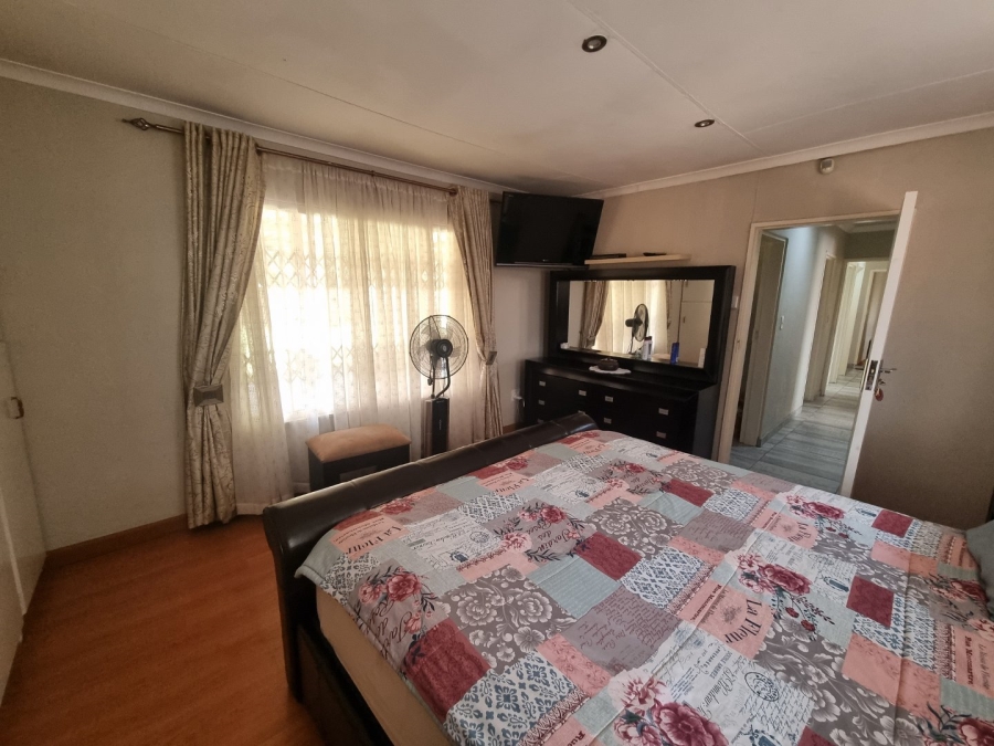 3 Bedroom Property for Sale in Bakerton Gauteng