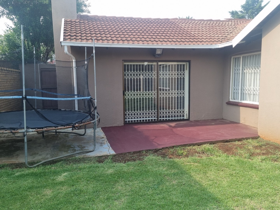 3 Bedroom Property for Sale in Bakerton Gauteng