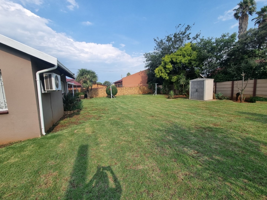 3 Bedroom Property for Sale in Bakerton Gauteng