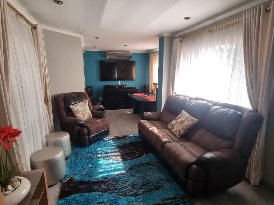 3 Bedroom Property for Sale in Bakerton Gauteng