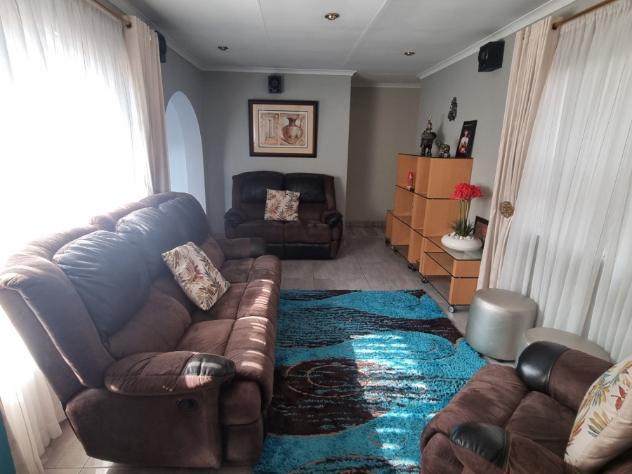 3 Bedroom Property for Sale in Bakerton Gauteng