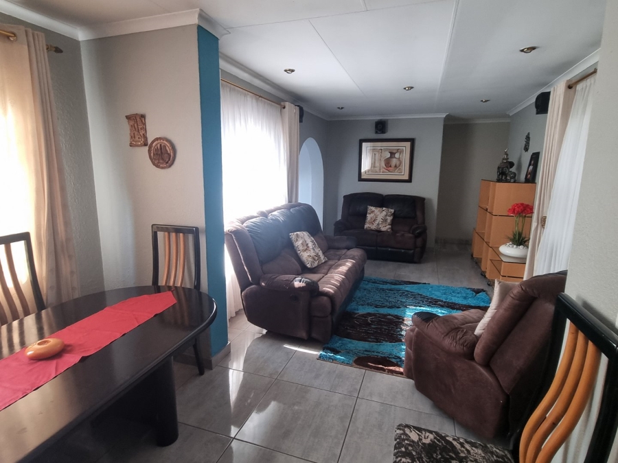 3 Bedroom Property for Sale in Bakerton Gauteng