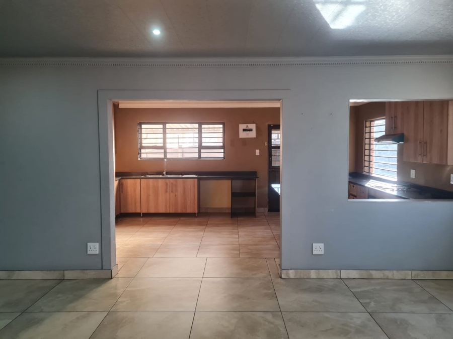 2 Bedroom Property for Sale in Lenasia Ext 11 Gauteng