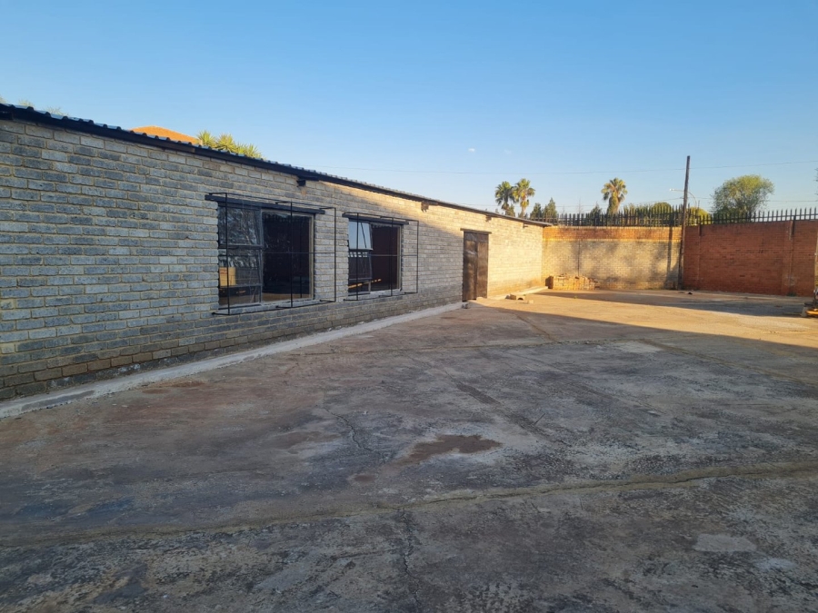 To Let commercial Property for Rent in Lenasia Ext 13 Gauteng