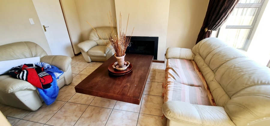 To Let 5 Bedroom Property for Rent in Stone Ridge Gauteng