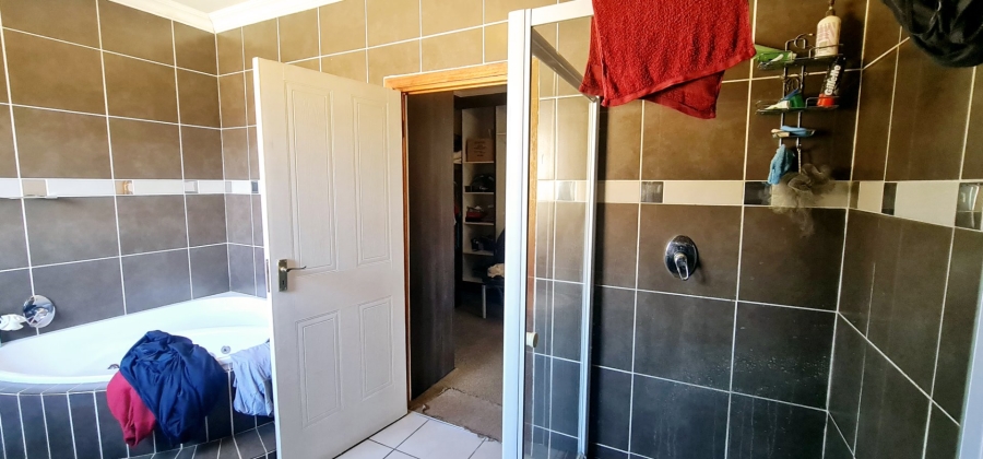 To Let 5 Bedroom Property for Rent in Stone Ridge Gauteng