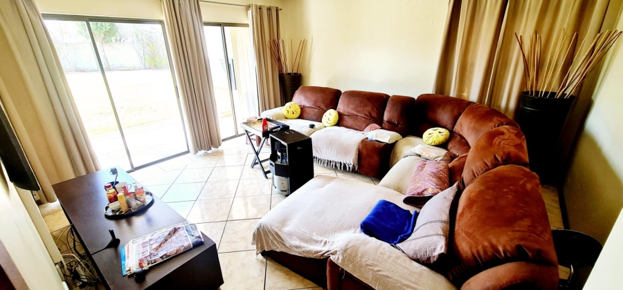 To Let 5 Bedroom Property for Rent in Stone Ridge Gauteng