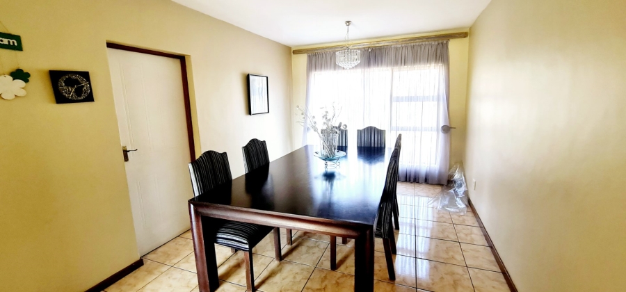 To Let 5 Bedroom Property for Rent in Stone Ridge Gauteng