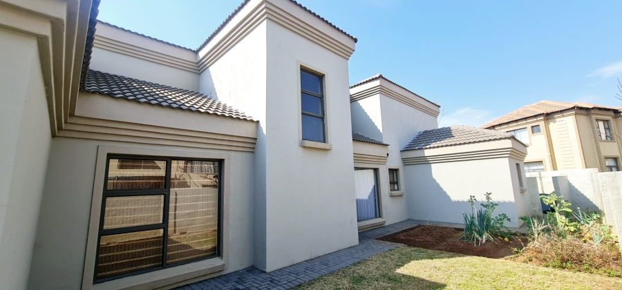 To Let 5 Bedroom Property for Rent in Stone Ridge Gauteng