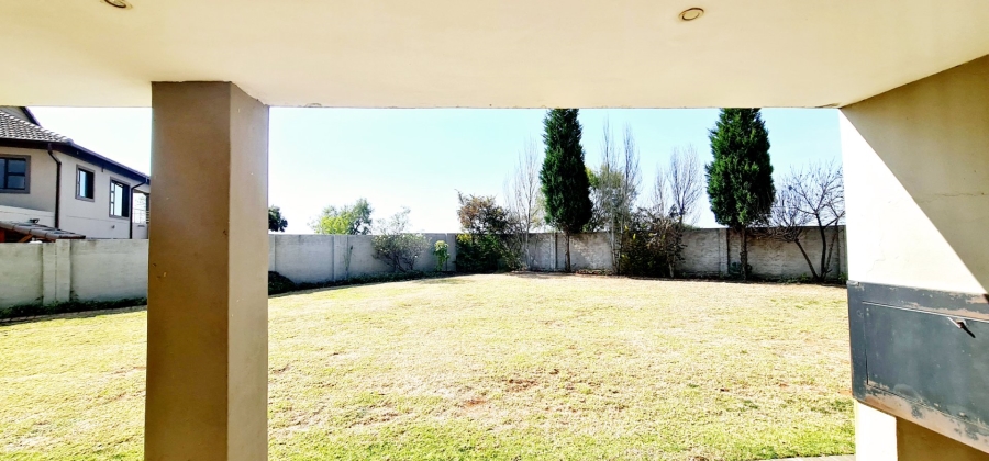 To Let 5 Bedroom Property for Rent in Stone Ridge Gauteng