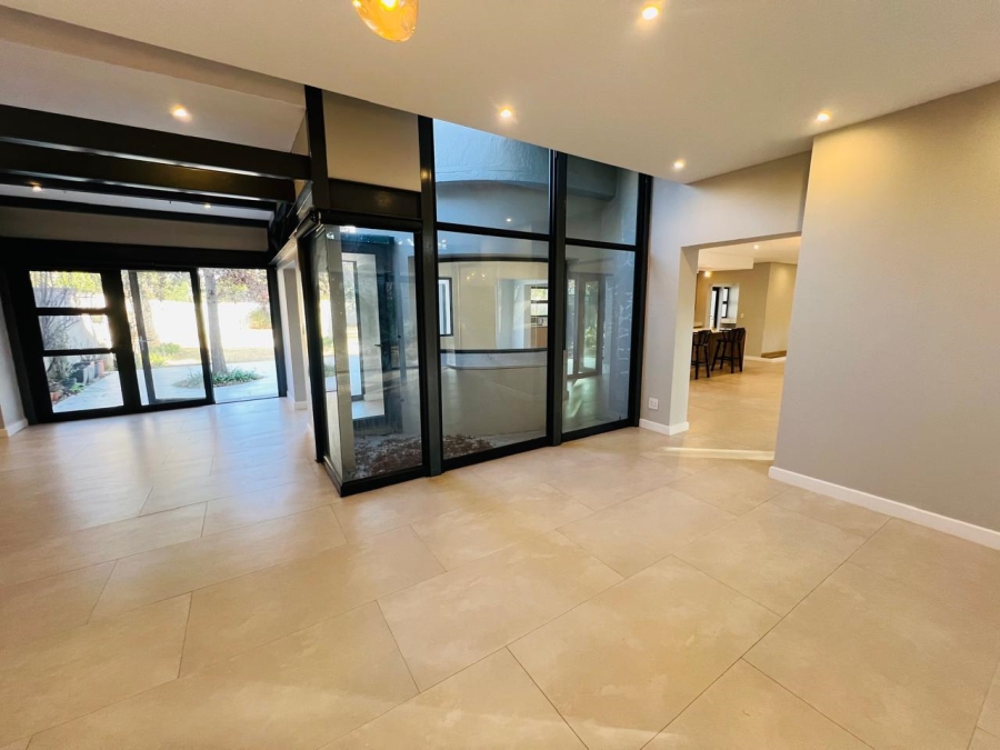 To Let 3 Bedroom Property for Rent in Saxonwold Gauteng