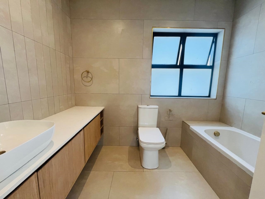 To Let 3 Bedroom Property for Rent in Saxonwold Gauteng