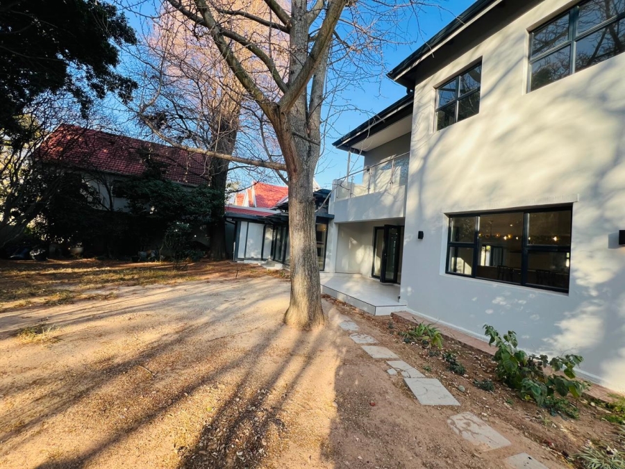 To Let 3 Bedroom Property for Rent in Saxonwold Gauteng