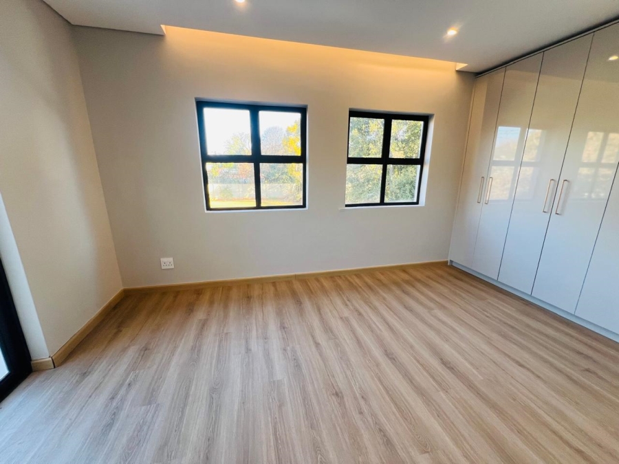 To Let 3 Bedroom Property for Rent in Saxonwold Gauteng