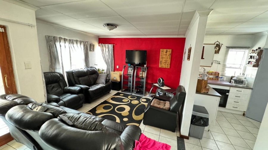 3 Bedroom Property for Sale in Eldoraigne Gauteng