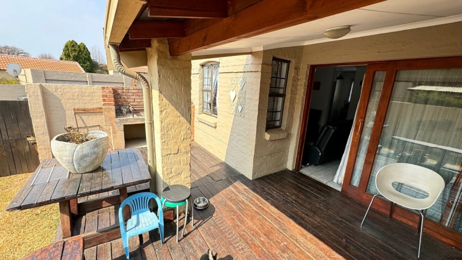 3 Bedroom Property for Sale in Eldoraigne Gauteng