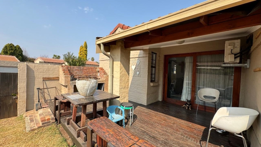 3 Bedroom Property for Sale in Eldoraigne Gauteng