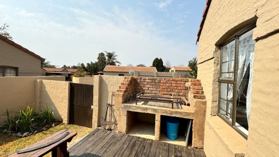 3 Bedroom Property for Sale in Eldoraigne Gauteng