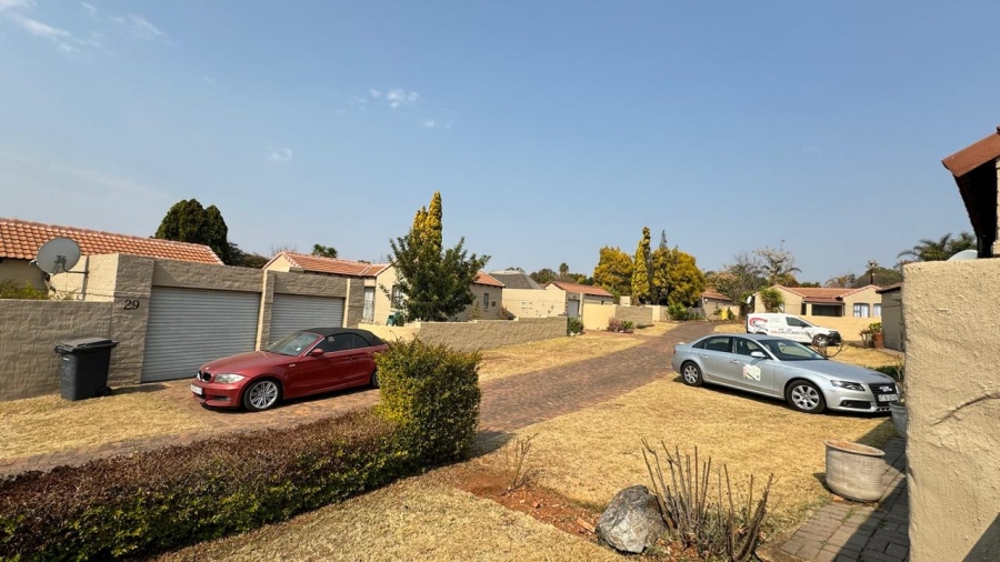 3 Bedroom Property for Sale in Eldoraigne Gauteng