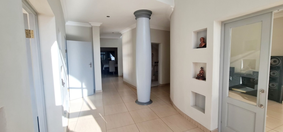 5 Bedroom Property for Sale in Stone Ridge Gauteng