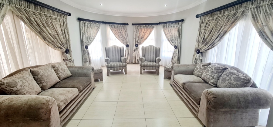 5 Bedroom Property for Sale in Stone Ridge Gauteng