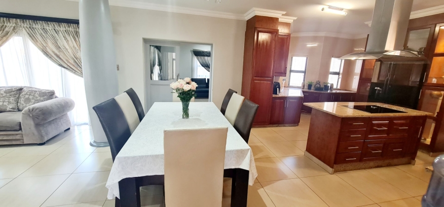 5 Bedroom Property for Sale in Stone Ridge Gauteng