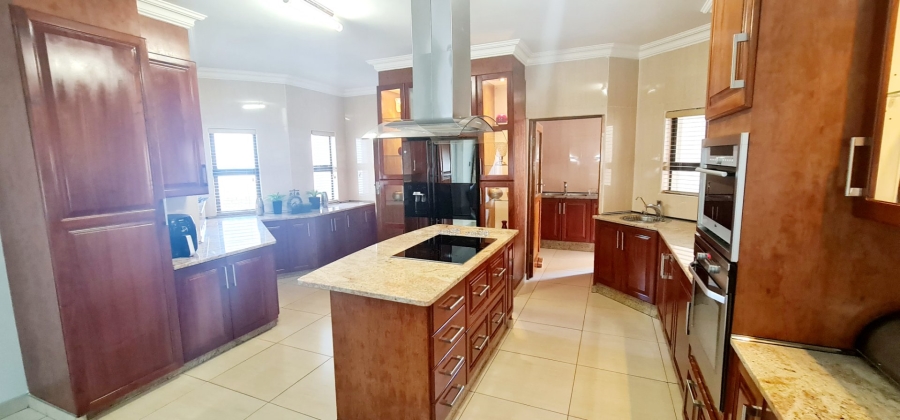 5 Bedroom Property for Sale in Stone Ridge Gauteng