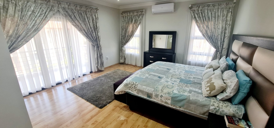 5 Bedroom Property for Sale in Stone Ridge Gauteng