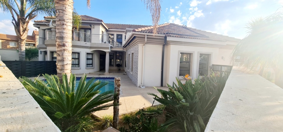 5 Bedroom Property for Sale in Stone Ridge Gauteng