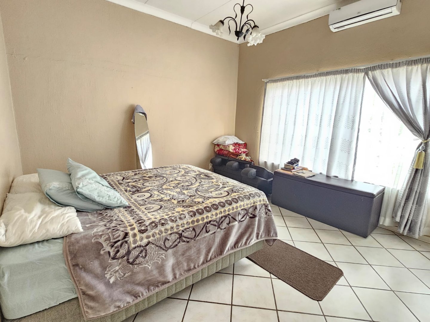 To Let 5 Bedroom Property for Rent in Kenmare Gauteng