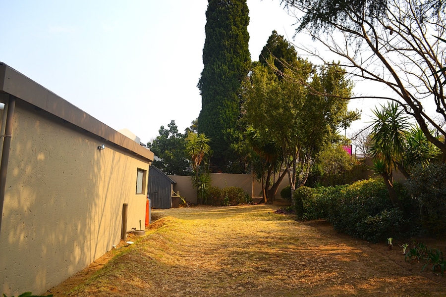 5 Bedroom Property for Sale in Hurlingham Gauteng