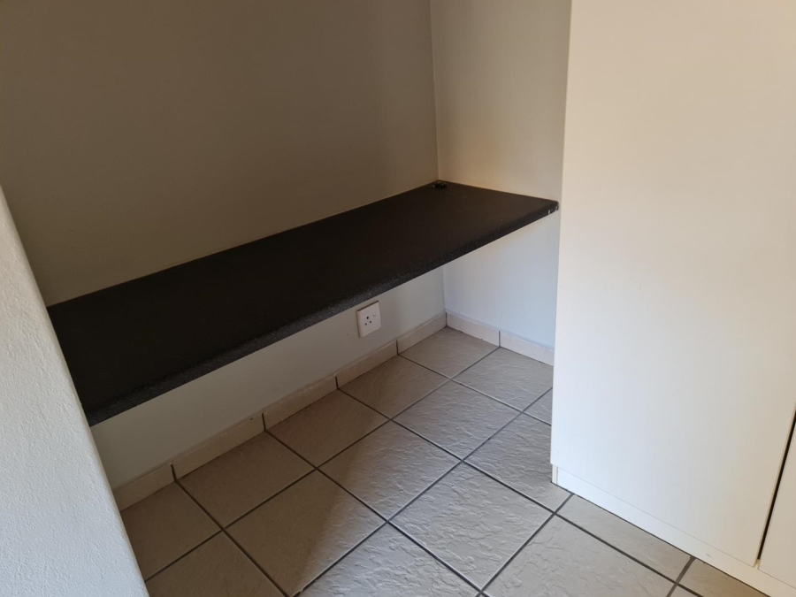 To Let 1 Bedroom Property for Rent in Eveleigh Gauteng