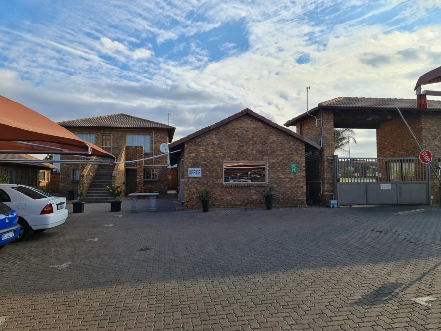 To Let 1 Bedroom Property for Rent in Eveleigh Gauteng