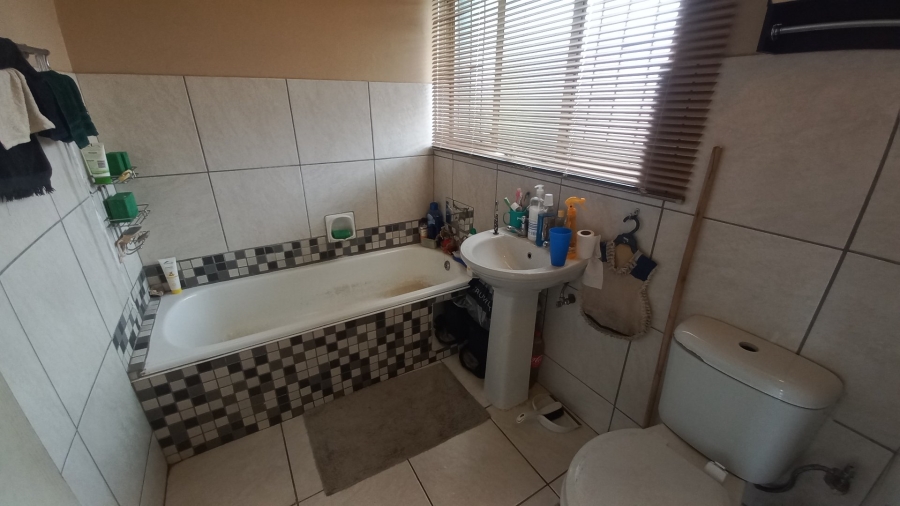 2 Bedroom Property for Sale in Mindalore Gauteng