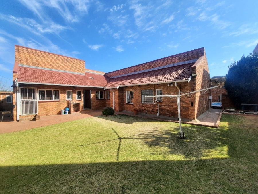 3 Bedroom Property for Sale in Bergbron Gauteng