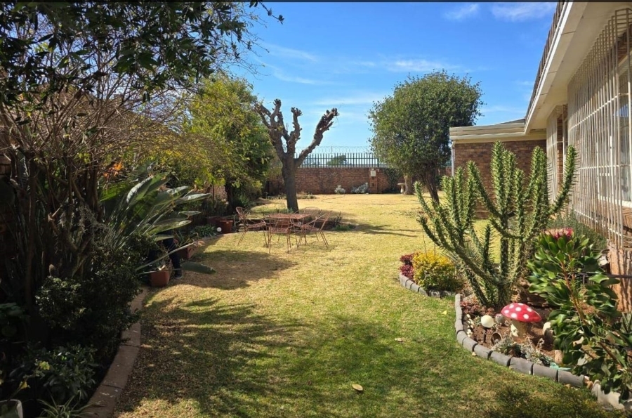 2 Bedroom Property for Sale in Norton Park Gauteng